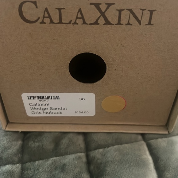 NIB CalaXini Wedge Sandal Gris Nubuck 36 - Picture 9 of 10